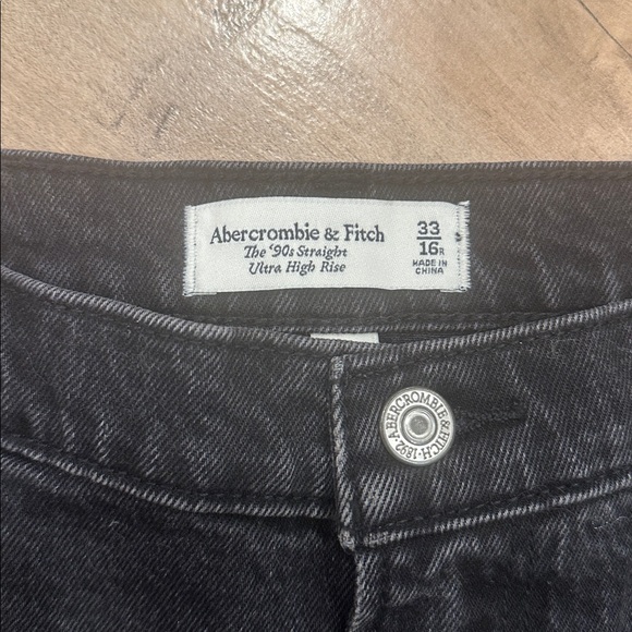 Abercrombie & Fitch Mixed Fabric Ultra High Rise 90s Straight Jean Sz 33 / 16 R - Picture 5 of 9